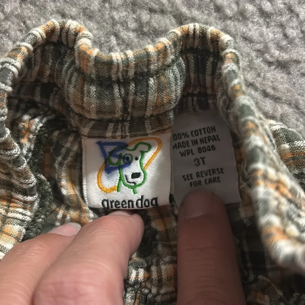 Boys green dog plaid shorts size 3T green and orange plaid striped shorts- ties